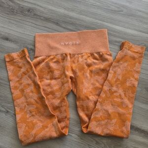NVGTV Orange Camo Seamless Leggings Small EUC